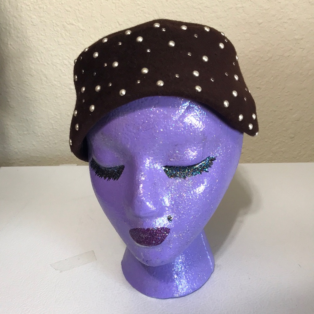 Vintage Brown Women's Gold Studded Half Hat. Good Vintage Condition. Really Cute